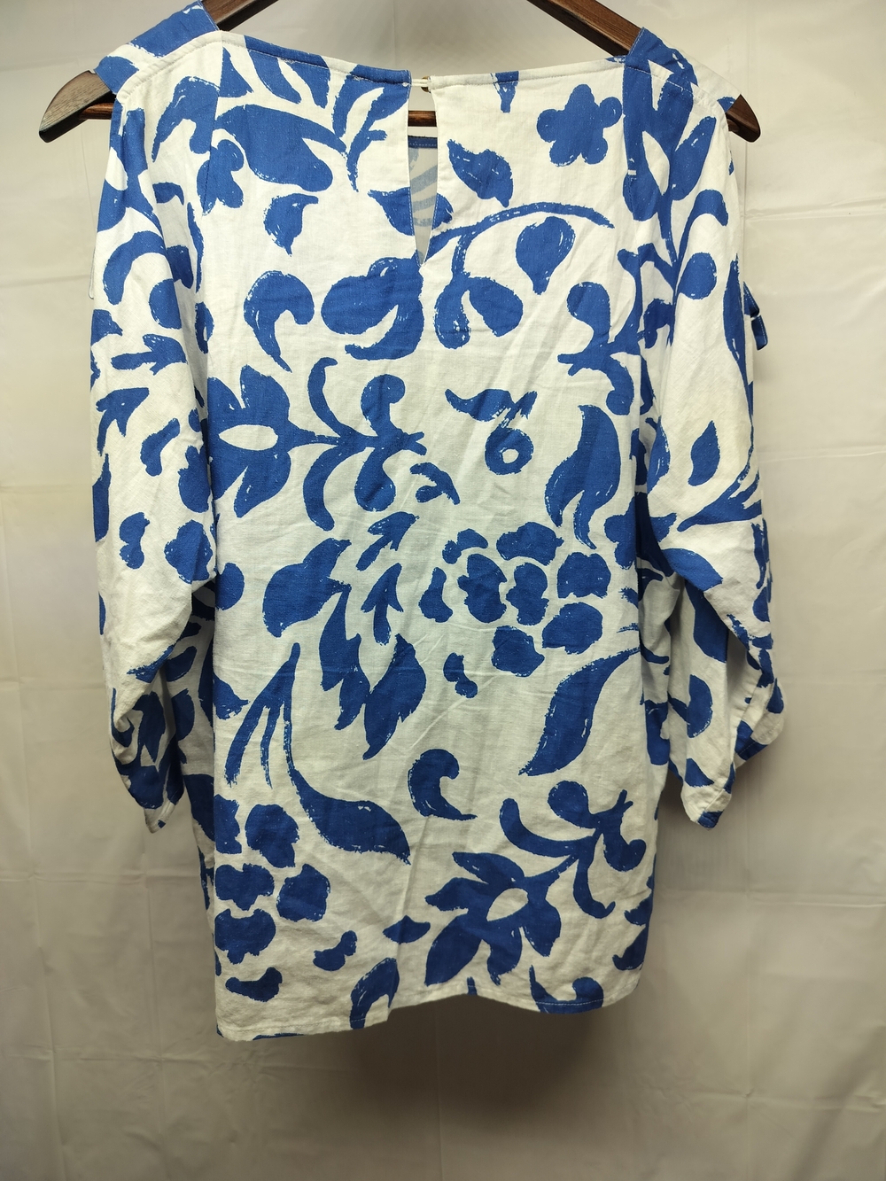 Tru Luxe Blue Floral Linen Blend Tie Sleeve Coastal Blouse - Picture 3 of 8